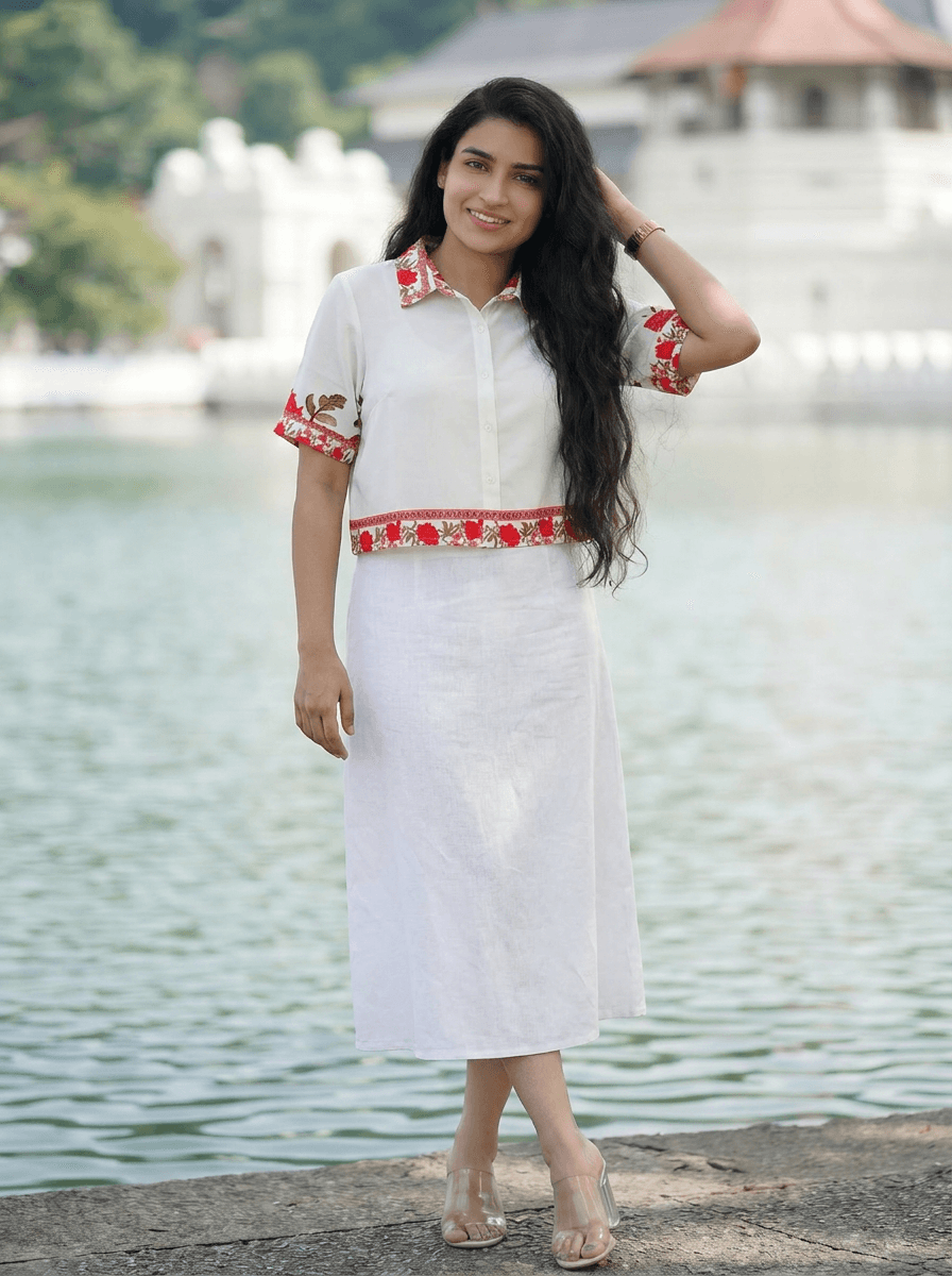 Women's White Floral Border Print Short Sleeve Blouse