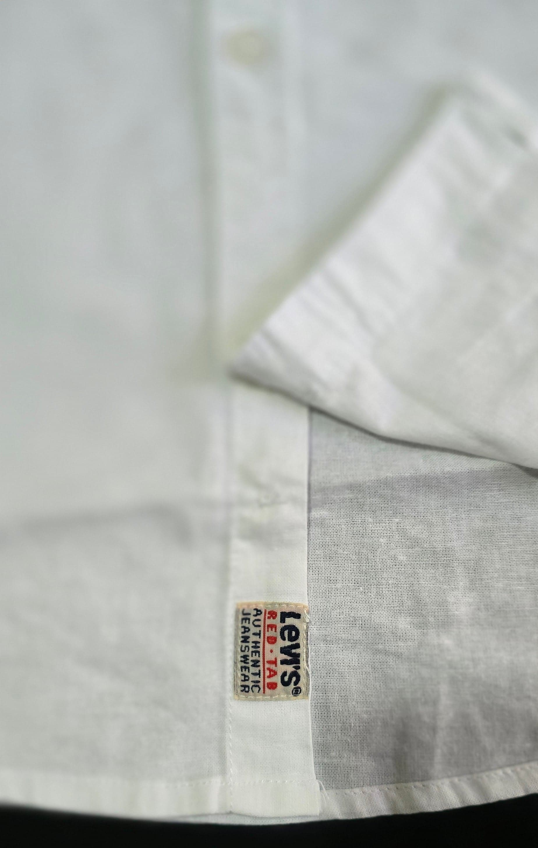 Levi's Men's White Band Collar Short-Sleeve Shirt | Casual Style — image 3